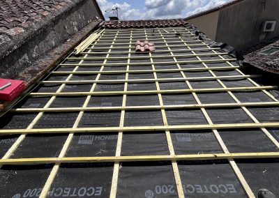 Renovation de toiture avec pose d'ecran sous-toiture et liteaux en Charente-Maritime